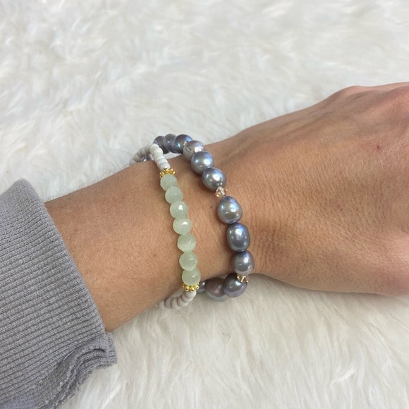 A Calm Heart Bead Bracelet - Picture 7 of 8